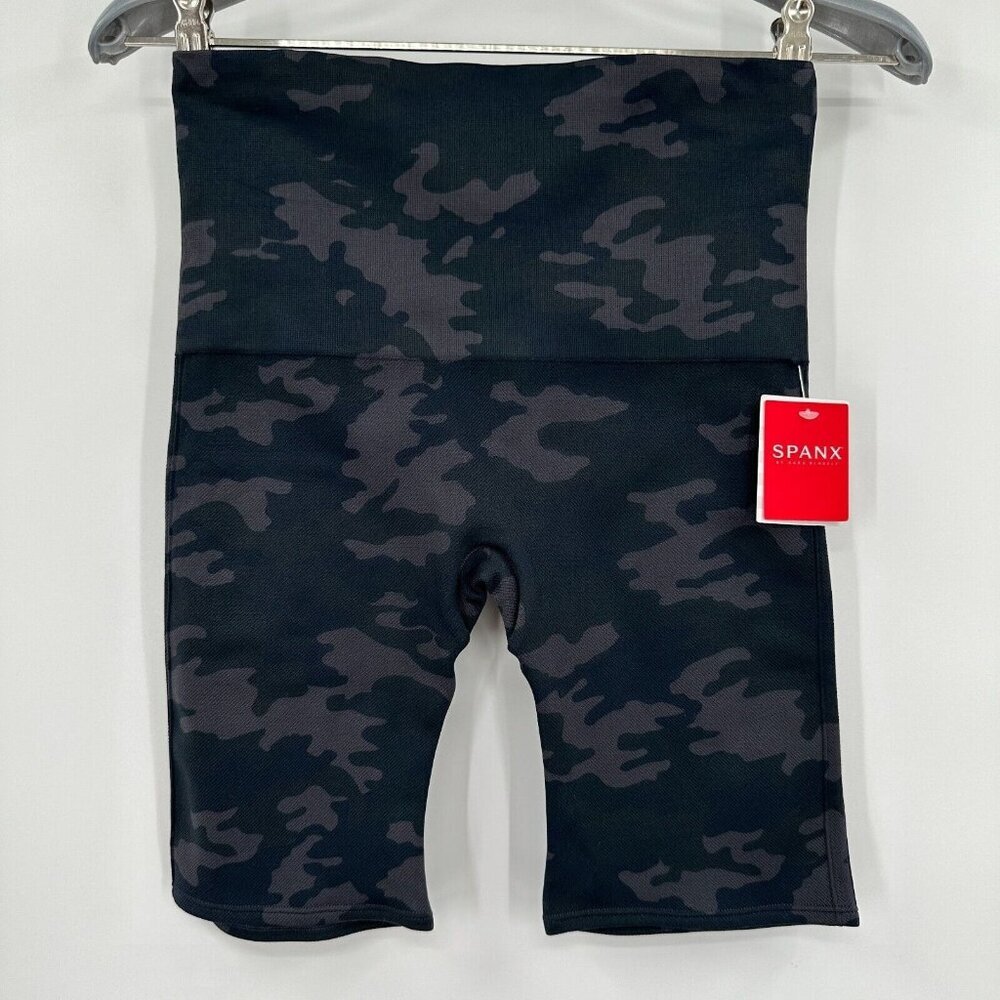 Spanx Look at Me Now Seamless Bike Shorts sz M Black Camo NWT Workout Stretch